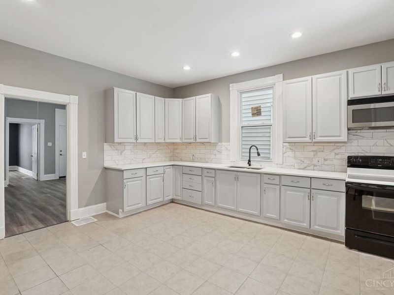 3 W Seventy Third Street, Cincinnati, OH 45216 Photo 24