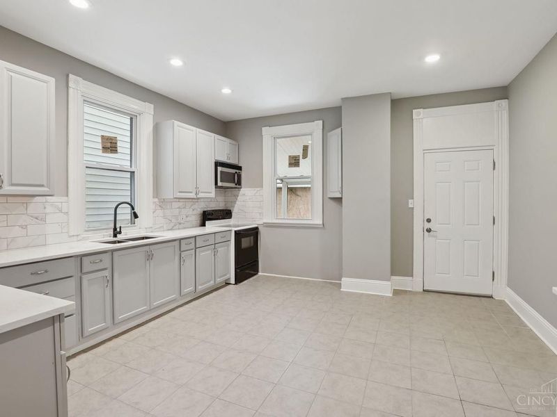 3 W Seventy Third Street, Cincinnati, OH 45216 Photo 28