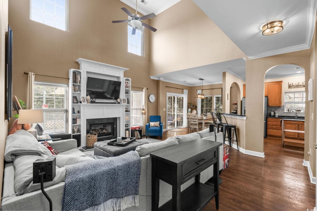 318 Barlow Ct. Photo 6