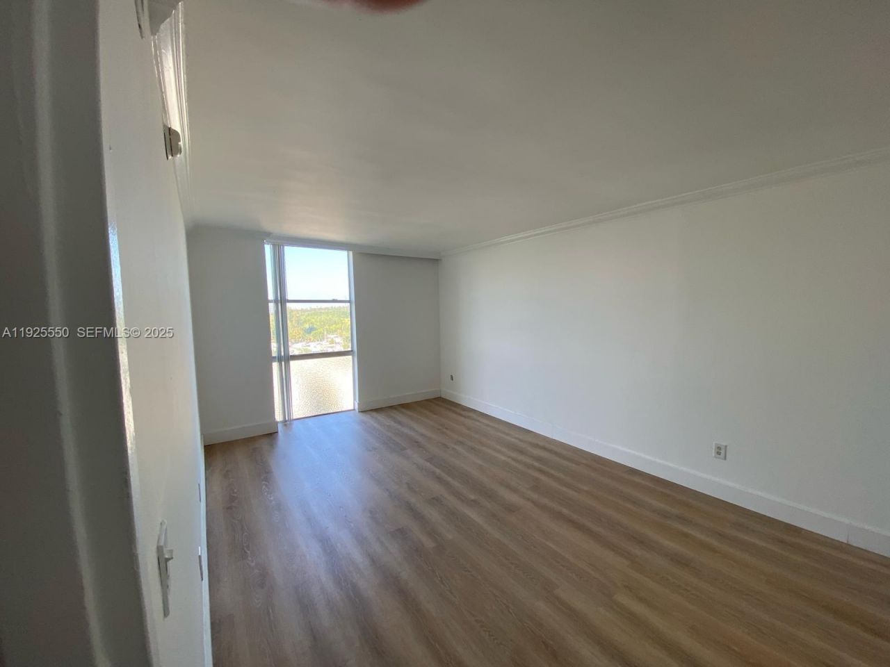 2350 NE 135th St, Unit 914, North Miami, FL 33181 Photo