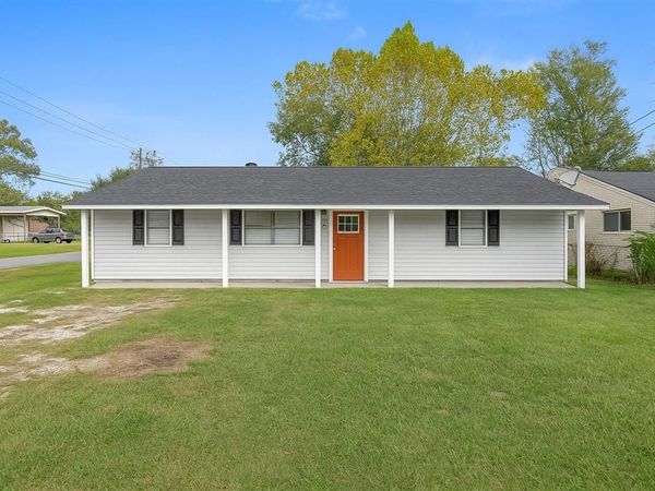 728 W Lyons Street W, Sulphur, LA 70663