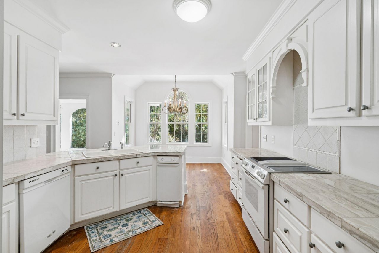 660 Ayers Drive Photo 12