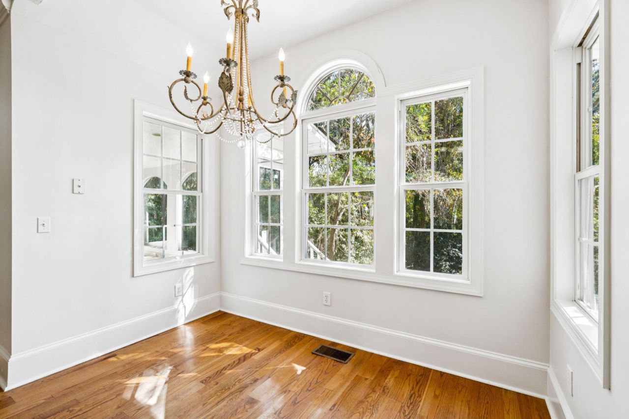 660 Ayers Drive Photo 16