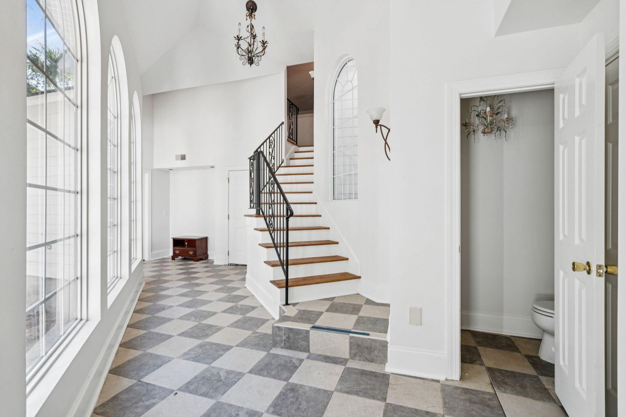 660 Ayers Drive Photo 24