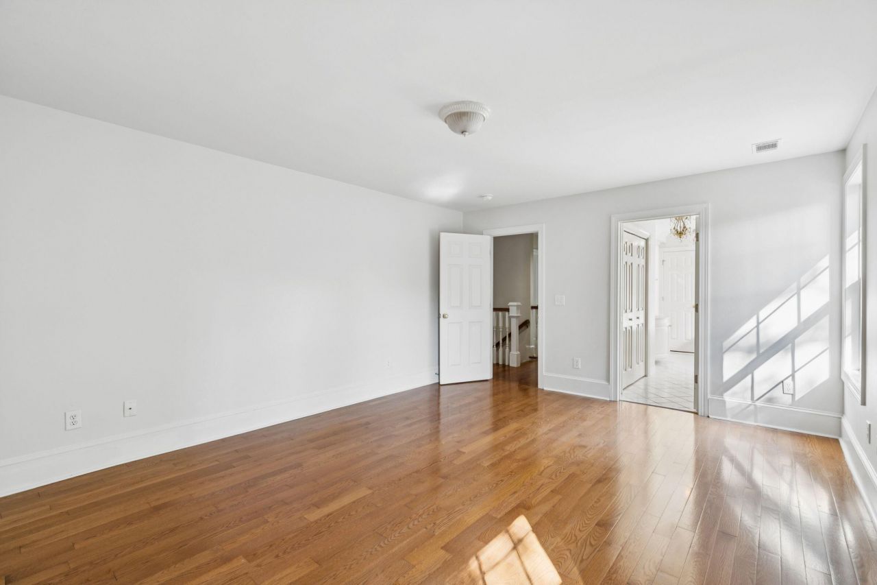 660 Ayers Drive Photo 32