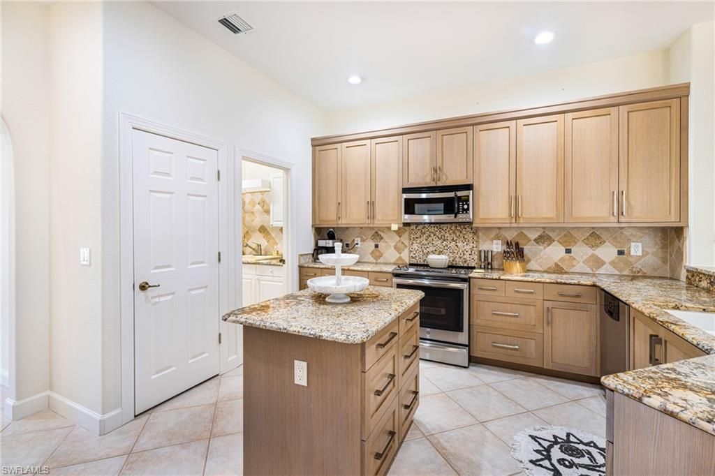 9251 Hollow Pine Dr, Estero, FL 34135 Photo