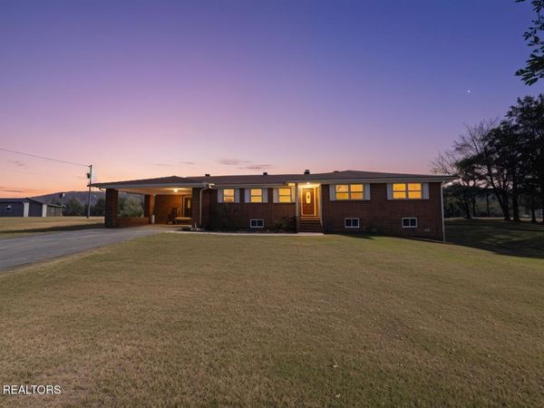 858 North Main St, Decatur, TN 37322