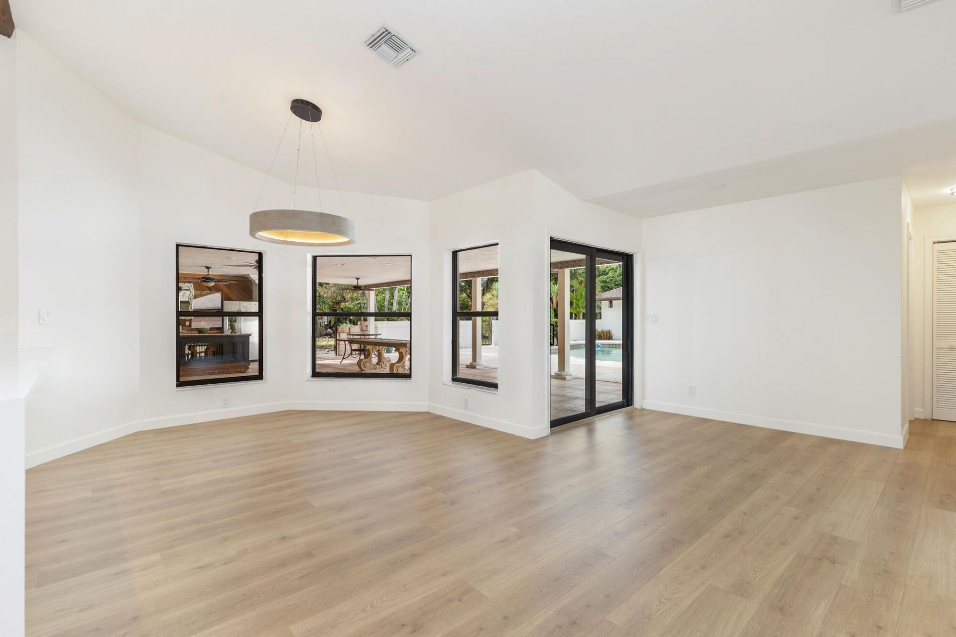 6725 Katherine Road, West Palm Beach, FL 33413 Photo