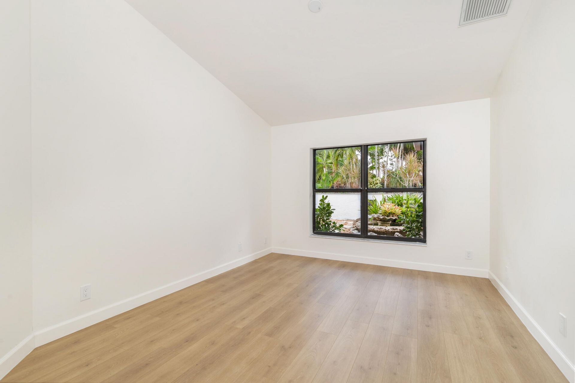 6725 Katherine Road, West Palm Beach, FL 33413 Photo