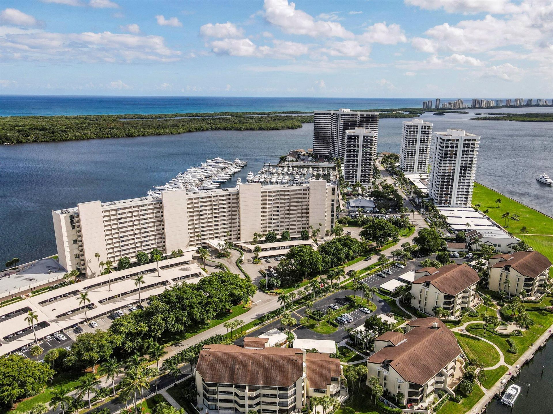 120 Lakeshore Drive, Unit T36, North Palm Beach, FL 33408 Photo