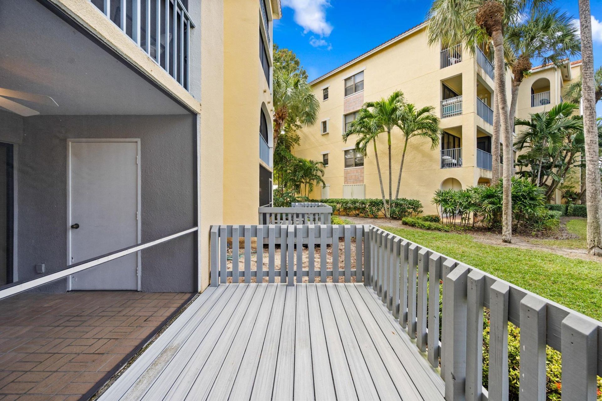 600 Uno Lago Drive, Unit 104, Juno Beach, FL 33408 Photo