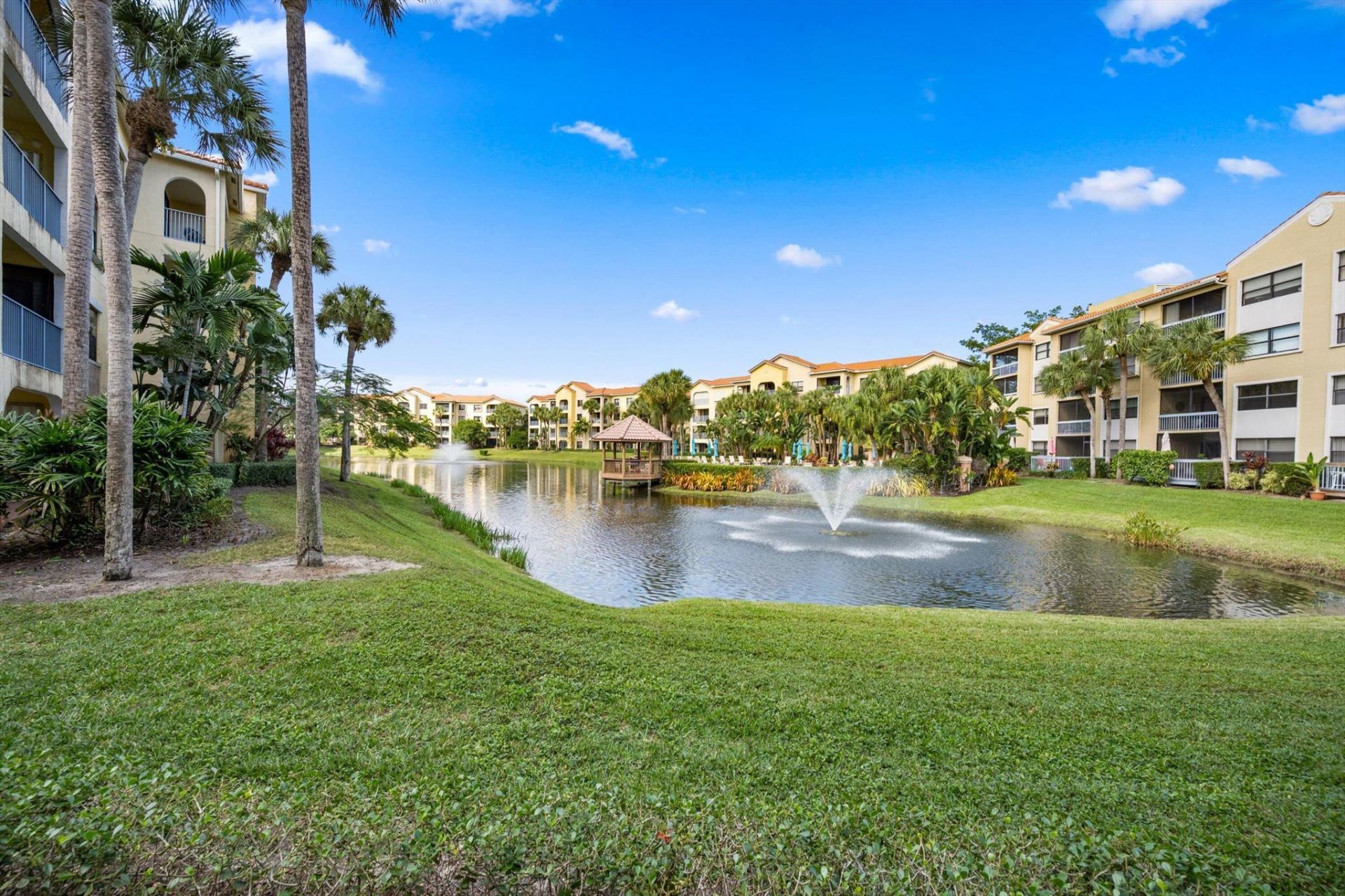 600 Uno Lago Drive, Unit 104, Juno Beach, FL 33408 Photo