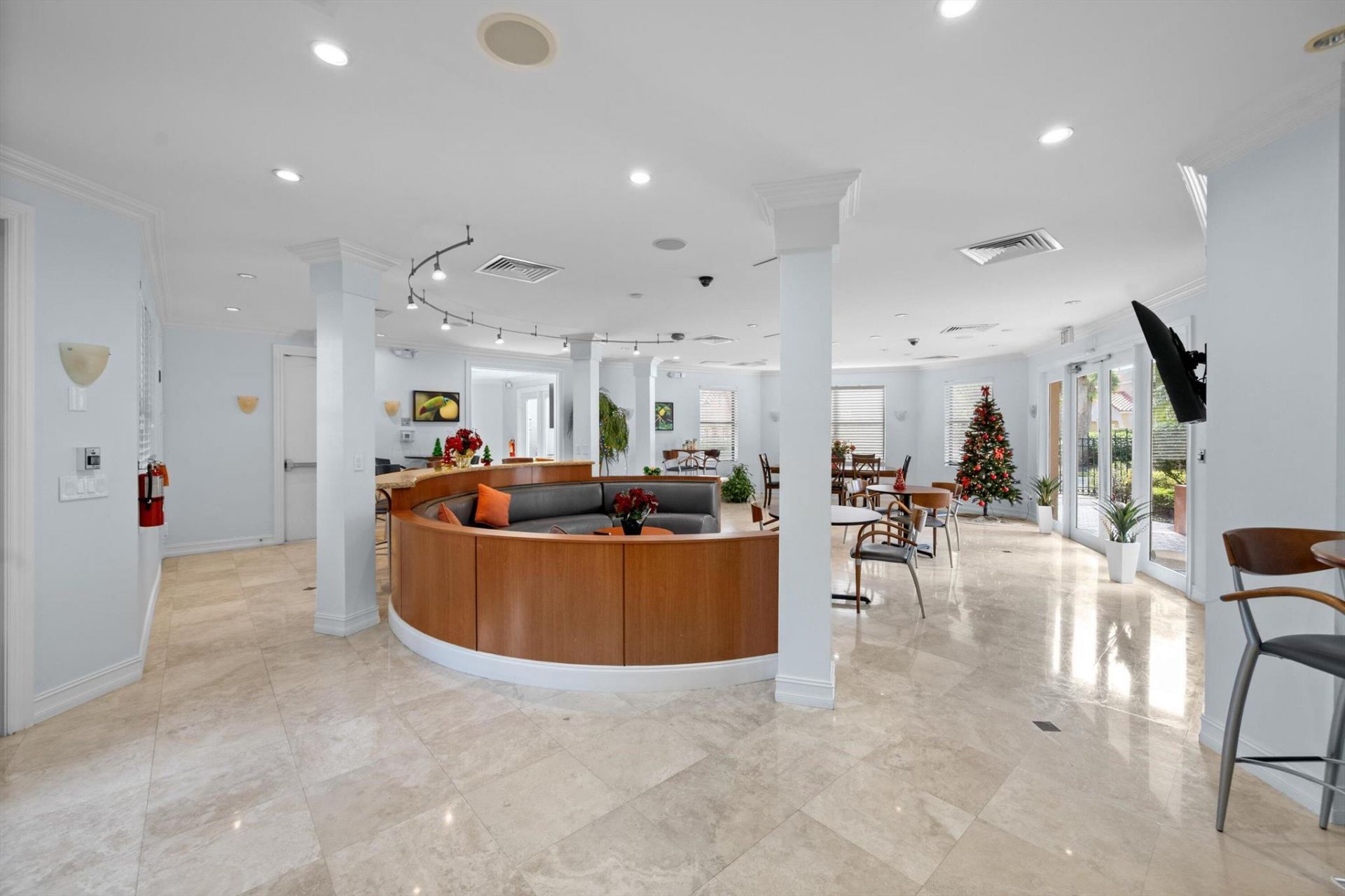 600 Uno Lago Drive, Unit 104, Juno Beach, FL 33408 Photo