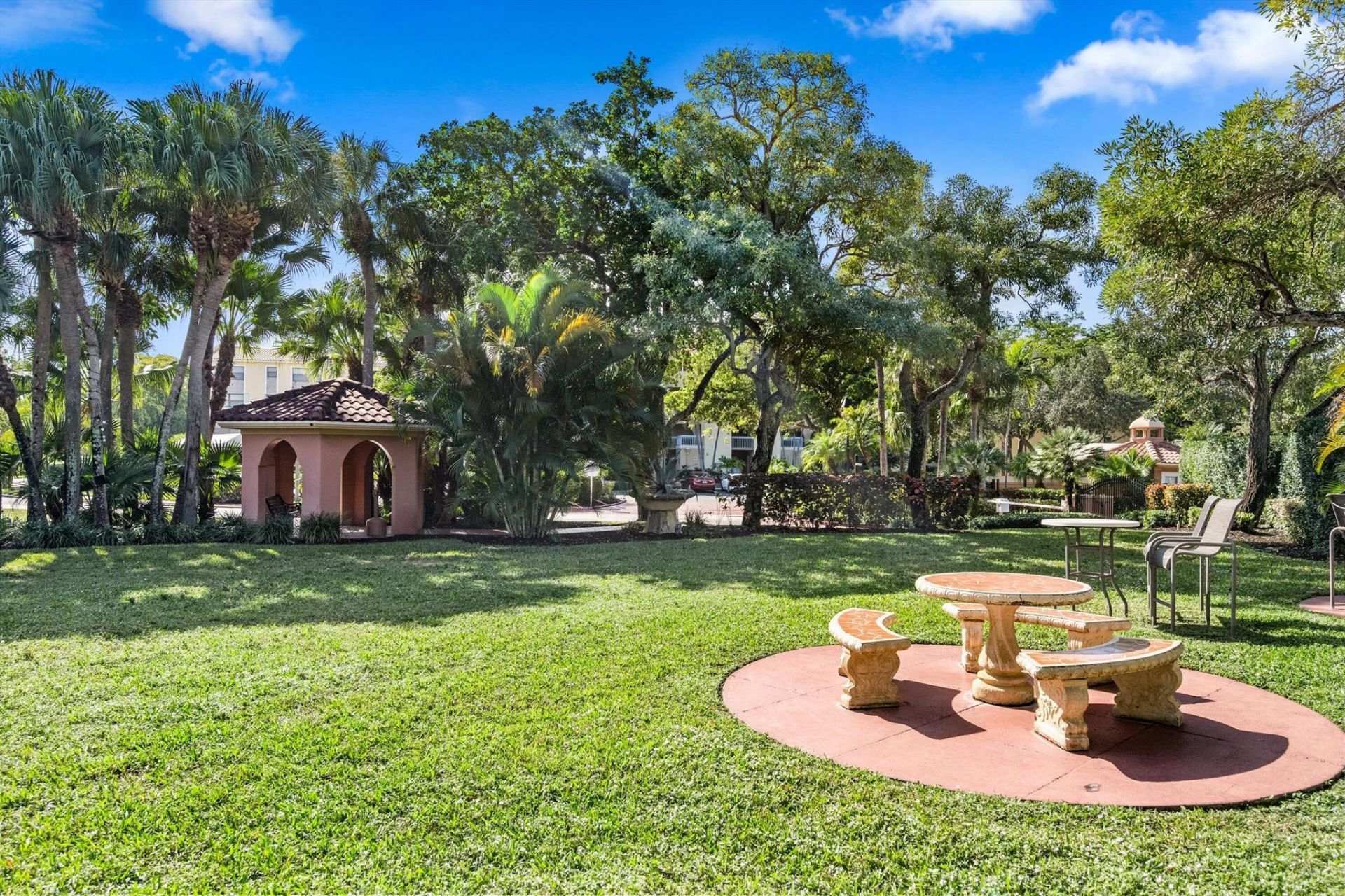 600 Uno Lago Drive, Unit 104, Juno Beach, FL 33408 Photo