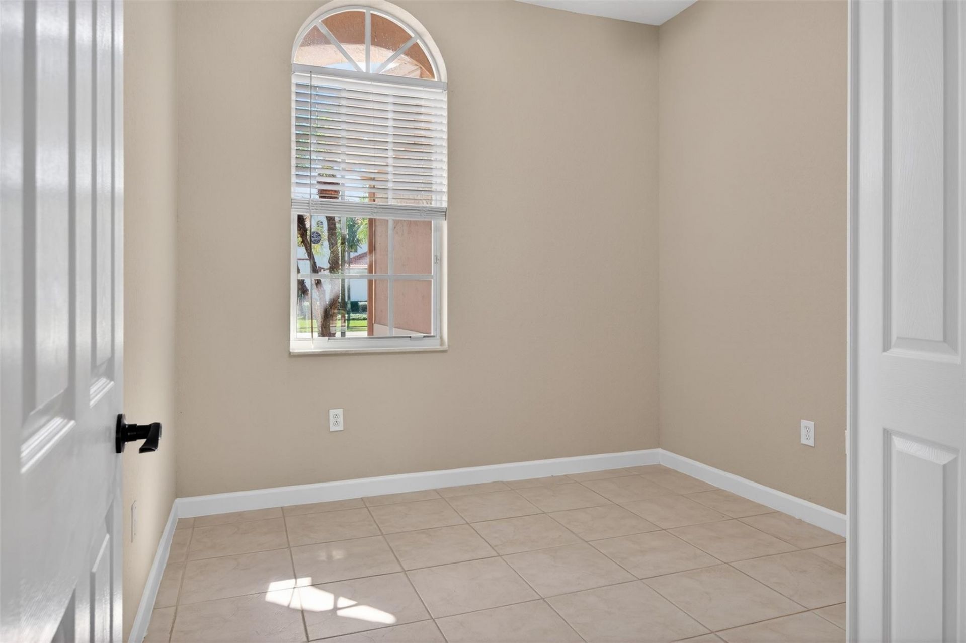 15601 SW 15th Street, Davie, FL 33326 Photo