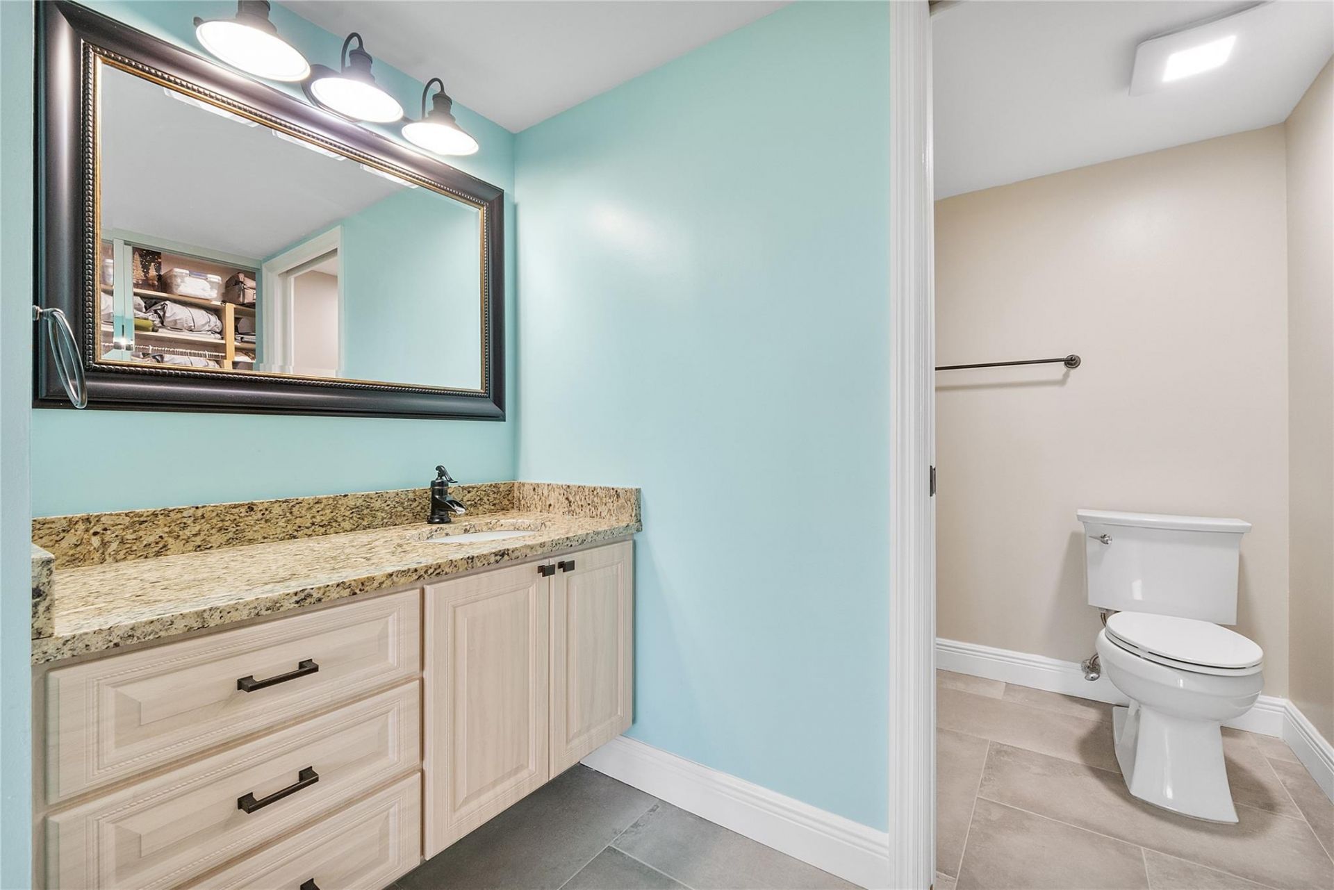 6181 Balboa Circle, Unit 403, Boca Raton, FL 33433 Photo