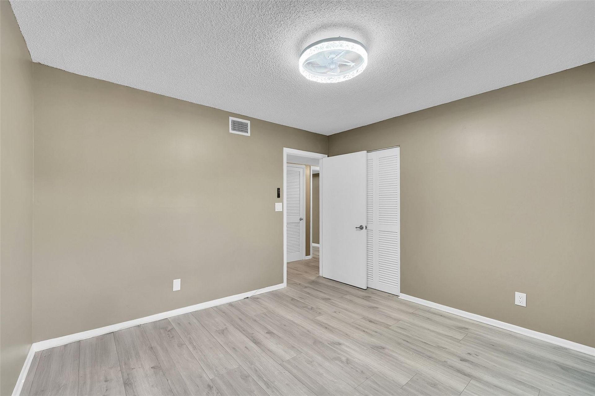 4950 E Sabal Palm Boulevard, Unit 302, Tamarac, FL 33319 Photo