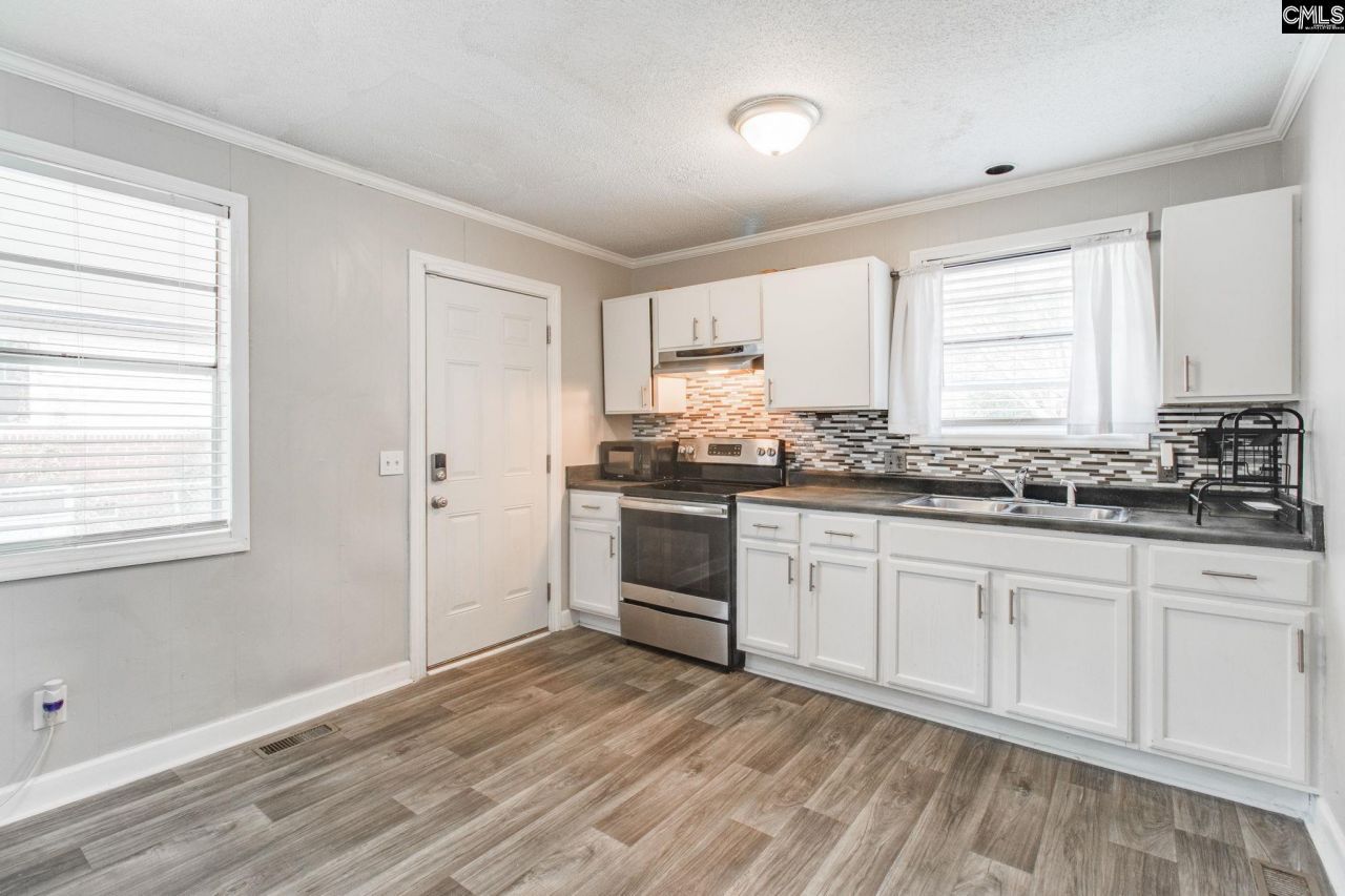 317 Saddlefield Road Photo 10