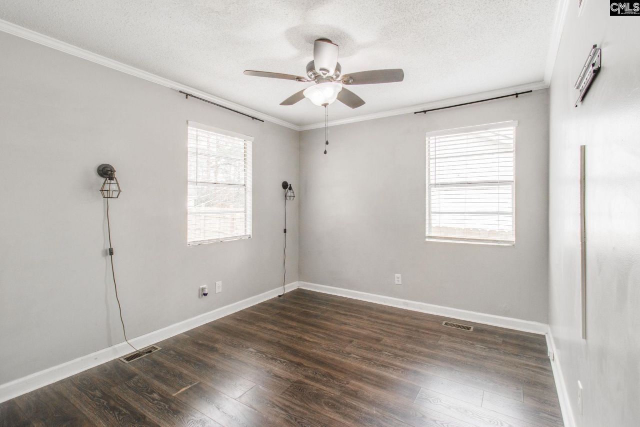 317 Saddlefield Road Photo 14