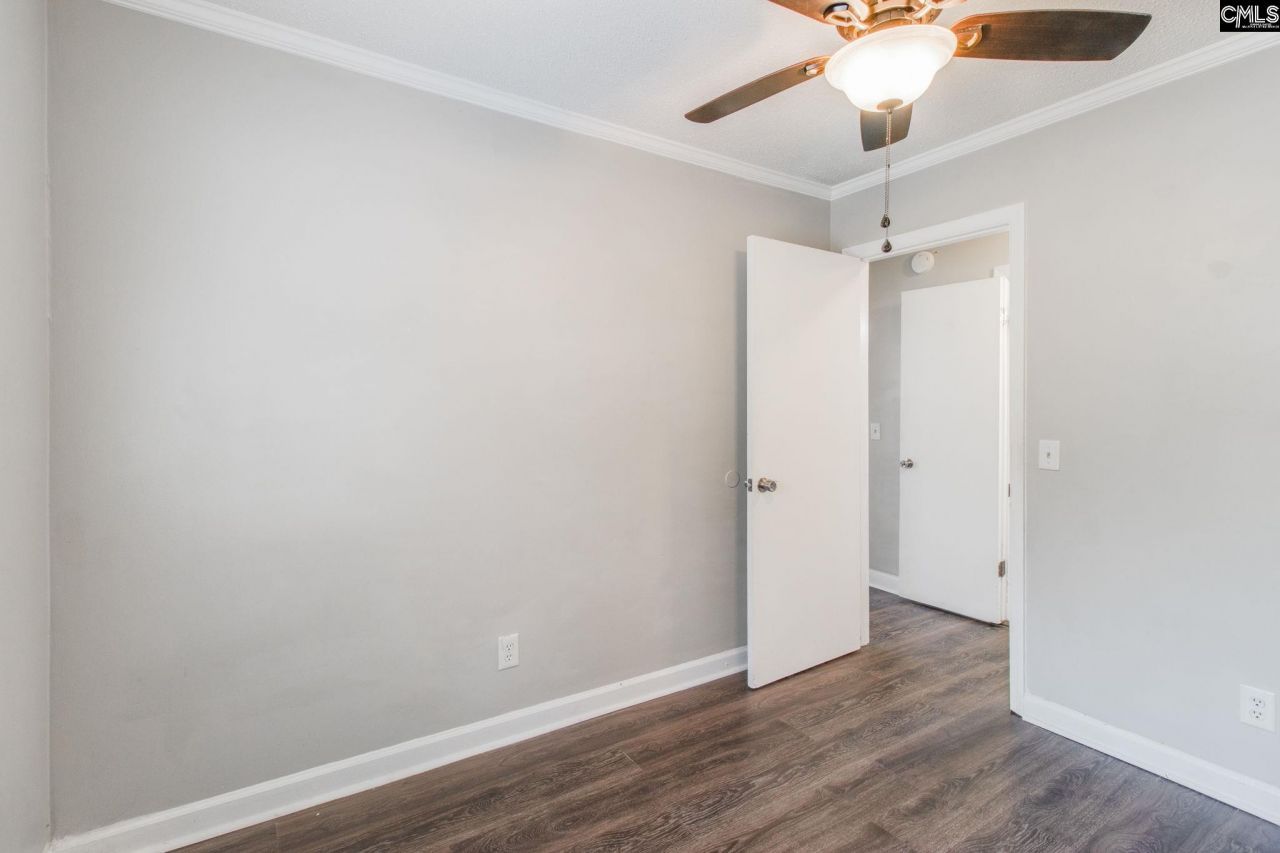 317 Saddlefield Road Photo 18