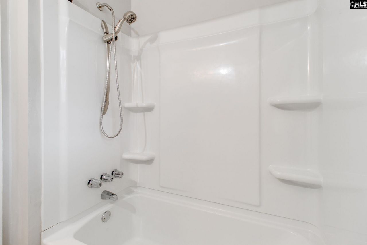 317 Saddlefield Road Photo 22