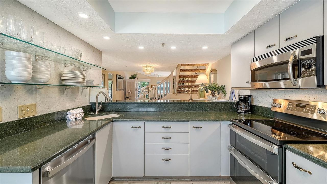 1225 Siesta Bayside Drive, Unit 1225B, Sarasota, FL 34242 Photo