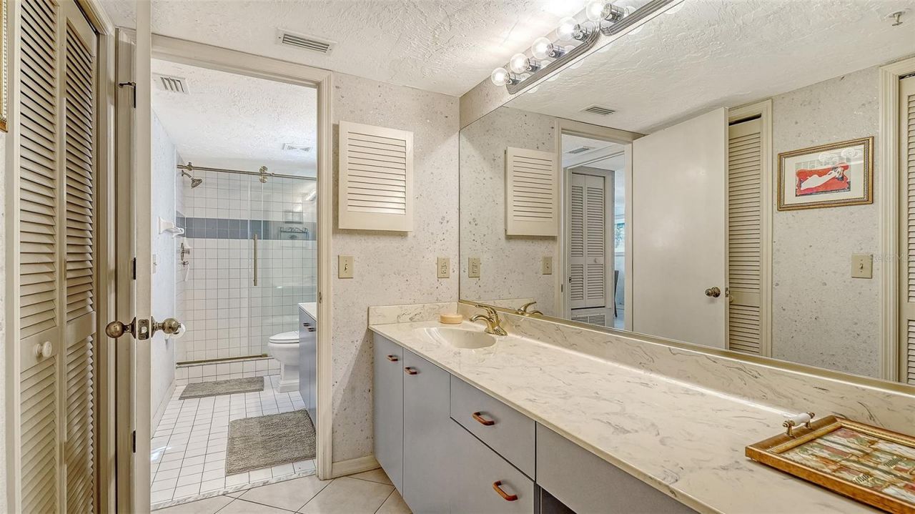 1225 Siesta Bayside Drive, Unit 1225B, Sarasota, FL 34242 Photo