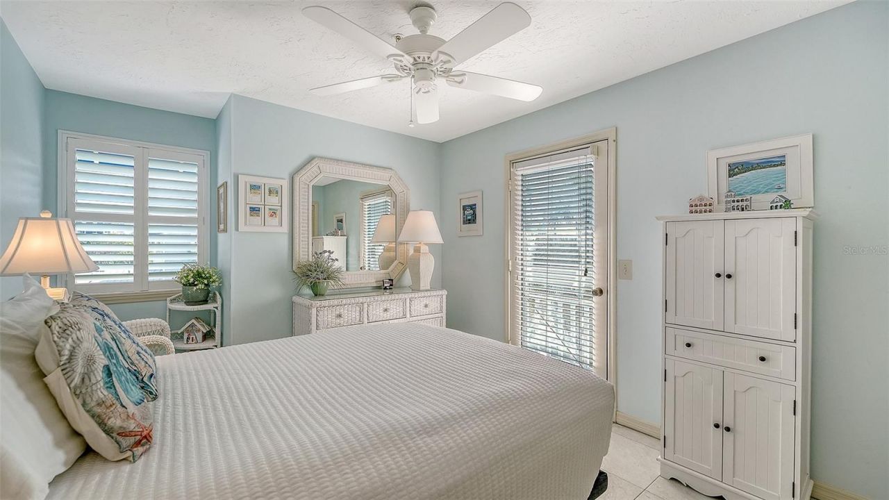 1225 Siesta Bayside Drive, Unit 1225B, Sarasota, FL 34242 Photo