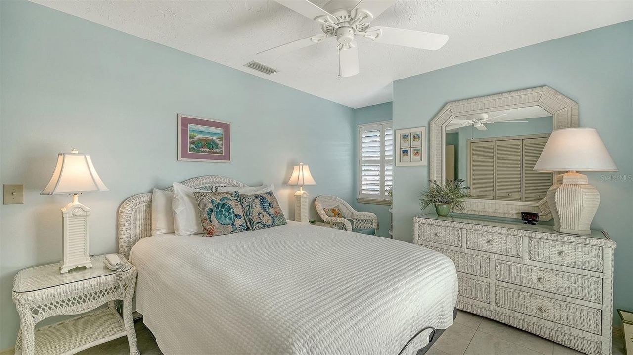 1225 Siesta Bayside Drive, Unit 1225B, Sarasota, FL 34242 Photo