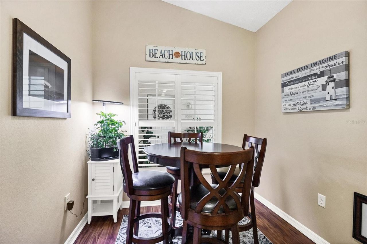 7266 Eleanor Circle, Unit 202, Sarasota, FL 34243 Photo