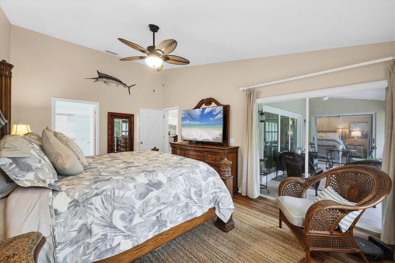 7266 Eleanor Circle, Unit 202, Sarasota, FL 34243 Photo