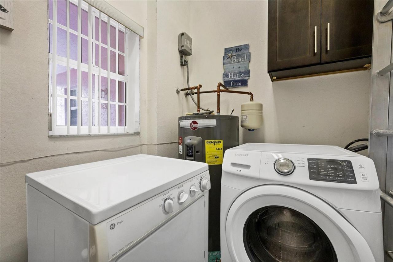 7266 Eleanor Circle, Unit 202, Sarasota, FL 34243 Photo