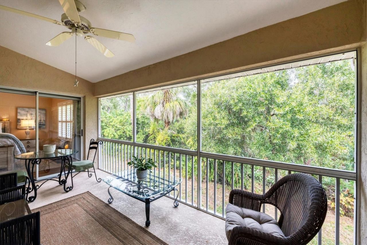 7266 Eleanor Circle, Unit 202, Sarasota, FL 34243 Photo