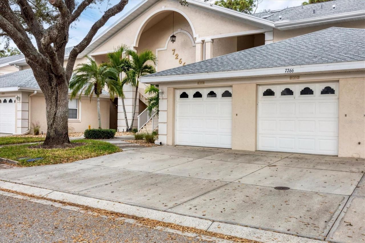 7266 Eleanor Circle, Unit 202, Sarasota, FL 34243 Photo