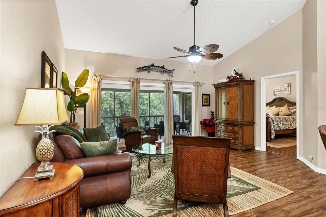 7266 Eleanor Circle, Unit 202, Sarasota, FL 34243 Photo