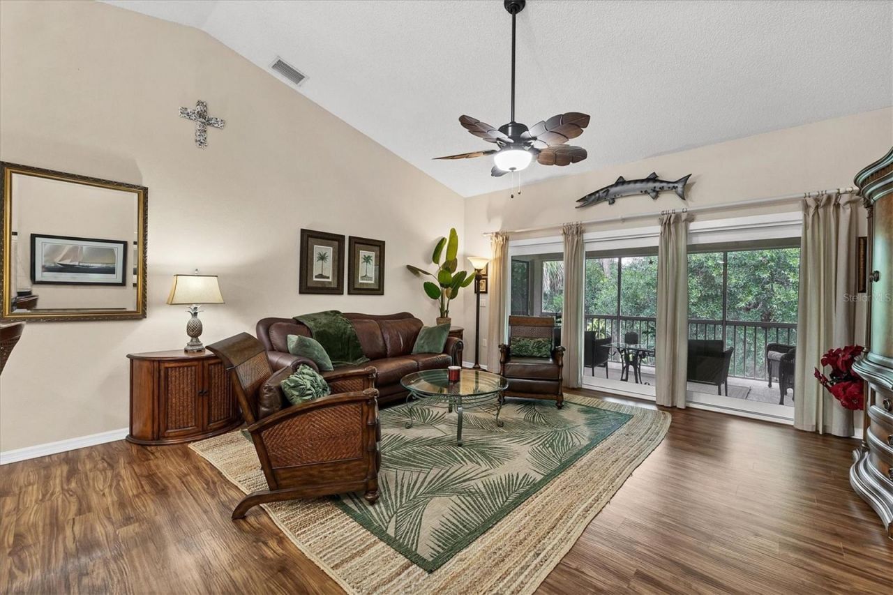 7266 Eleanor Circle, Unit 202, Sarasota, FL 34243 Photo