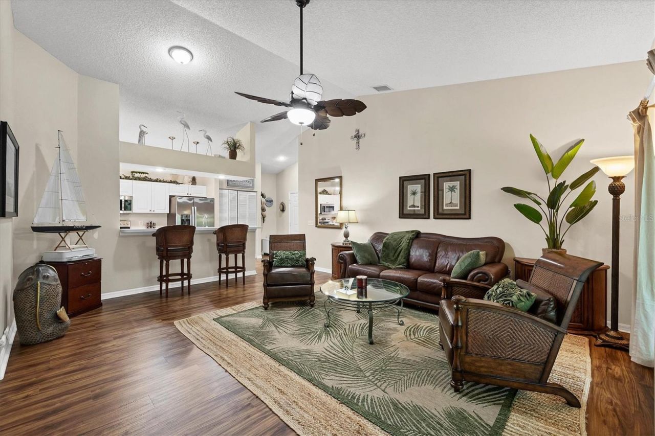 7266 Eleanor Circle, Unit 202, Sarasota, FL 34243 Photo