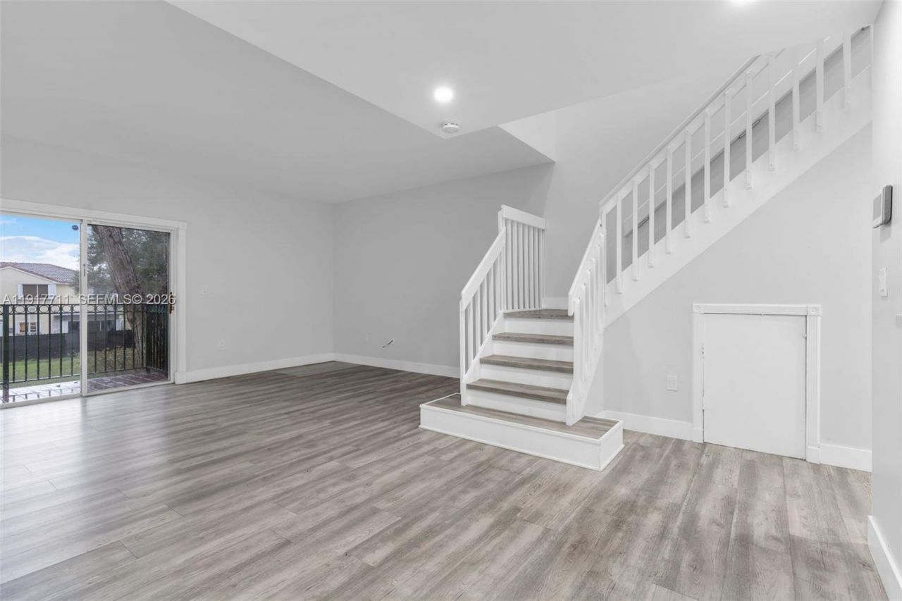 10018 Hammocks Blvd, Unit 207-5, Miami, FL 33196 Photo