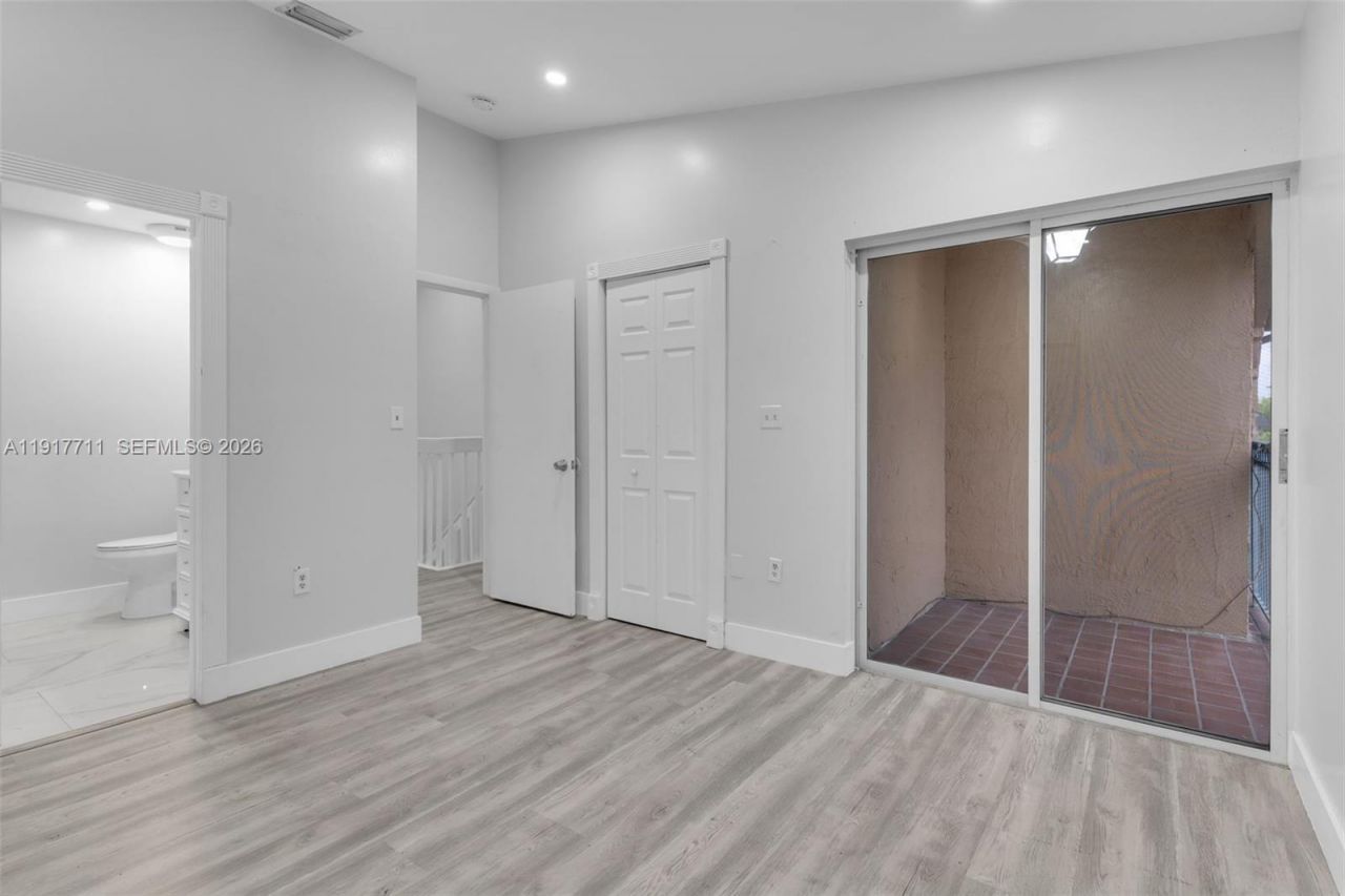 10018 Hammocks Blvd, Unit 207-5, Miami, FL 33196 Photo