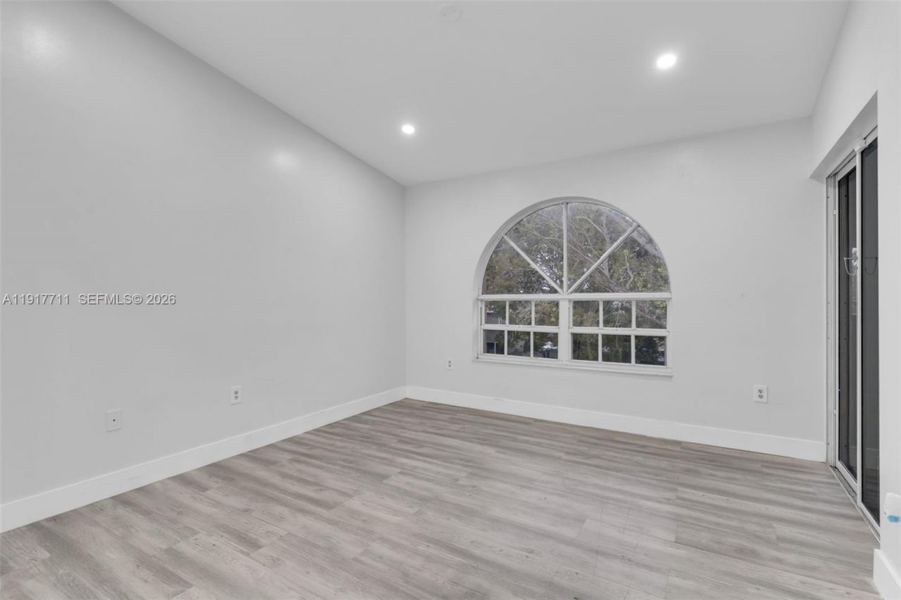 10018 Hammocks Blvd, Unit 207-5, Miami, FL 33196 Photo