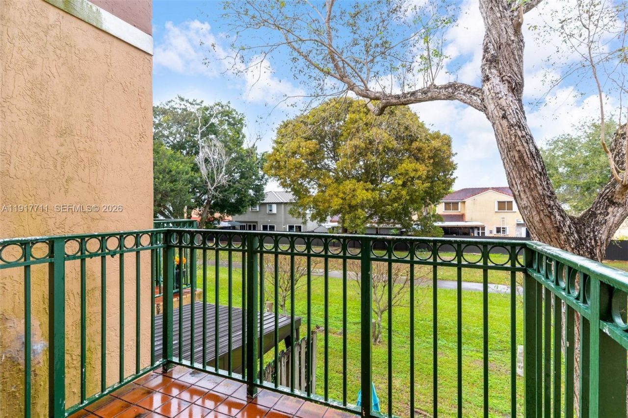 10018 Hammocks Blvd, Unit 207-5, Miami, FL 33196 Photo