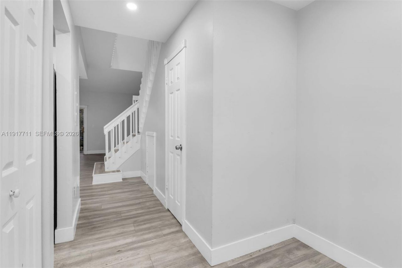 10018 Hammocks Blvd, Unit 207-5, Miami, FL 33196 Photo