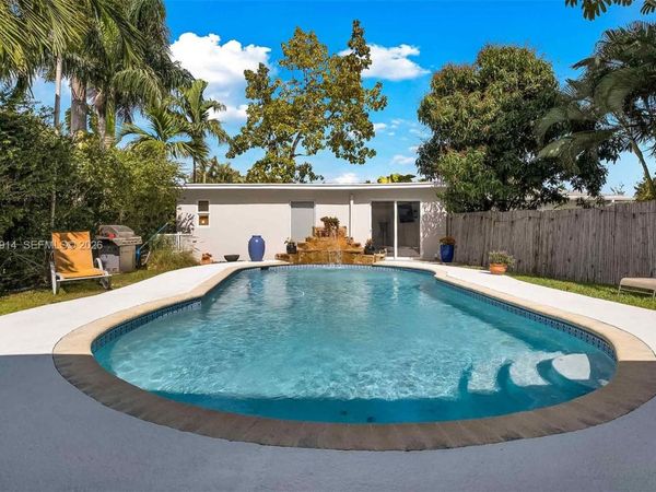461 NE 115th St, Miami, FL 33161