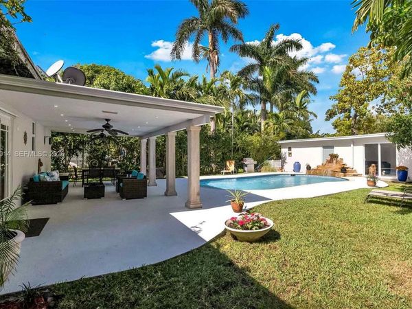 461 NE 115th St, Miami, FL 33161