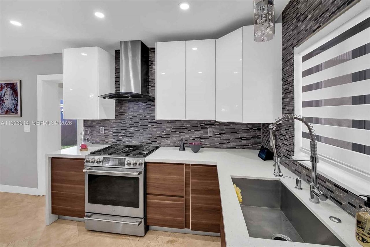 461 NE 115th St, Miami, FL 33161 Photo