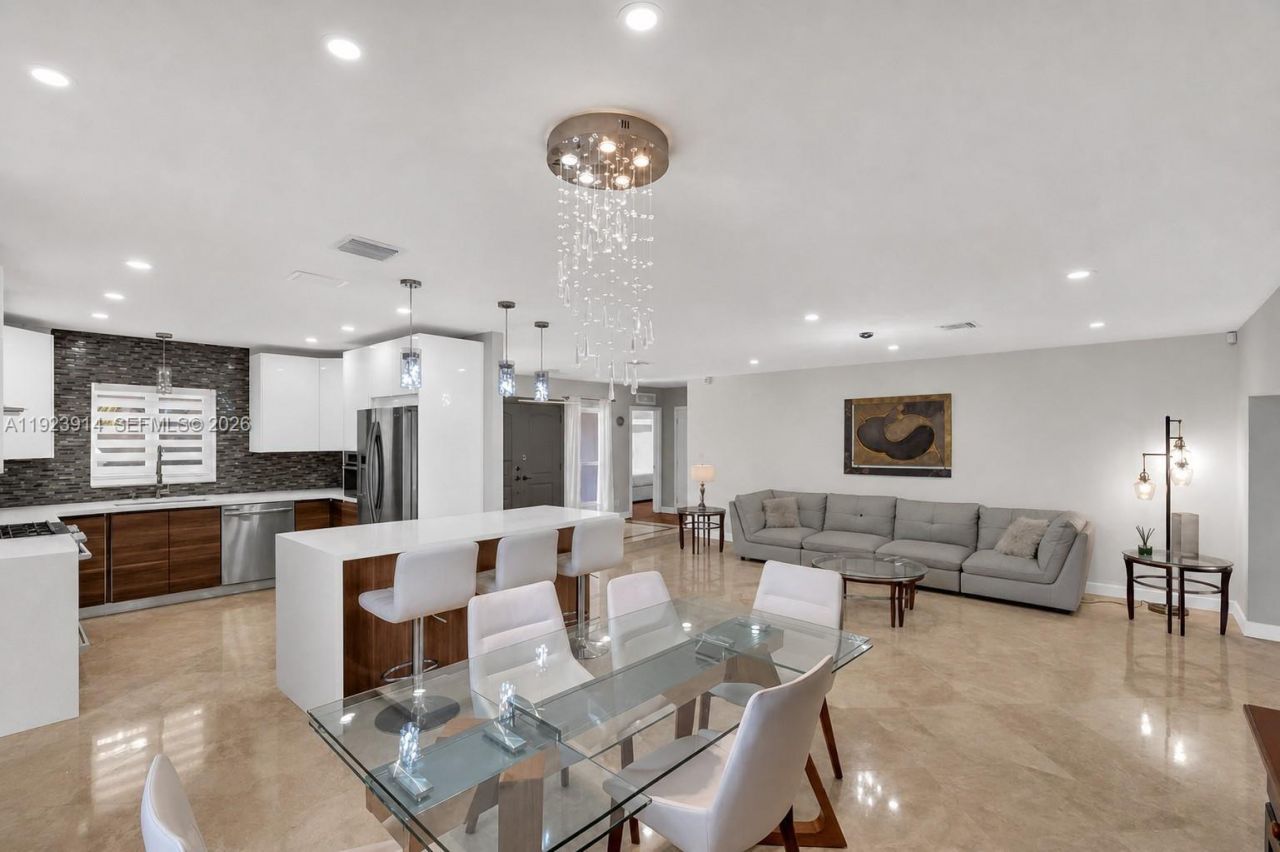 461 NE 115th St, Miami, FL 33161 Photo