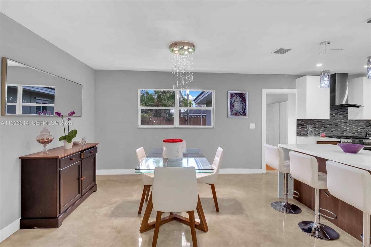 461 NE 115th St, Miami, FL 33161 Photo