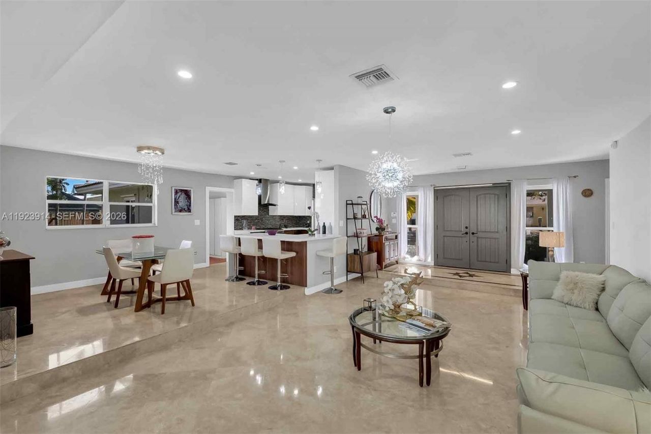 461 NE 115th St, Miami, FL 33161 Photo