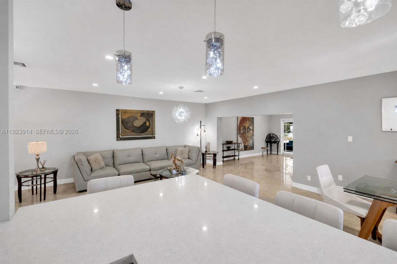 461 NE 115th St, Miami, FL 33161 Photo