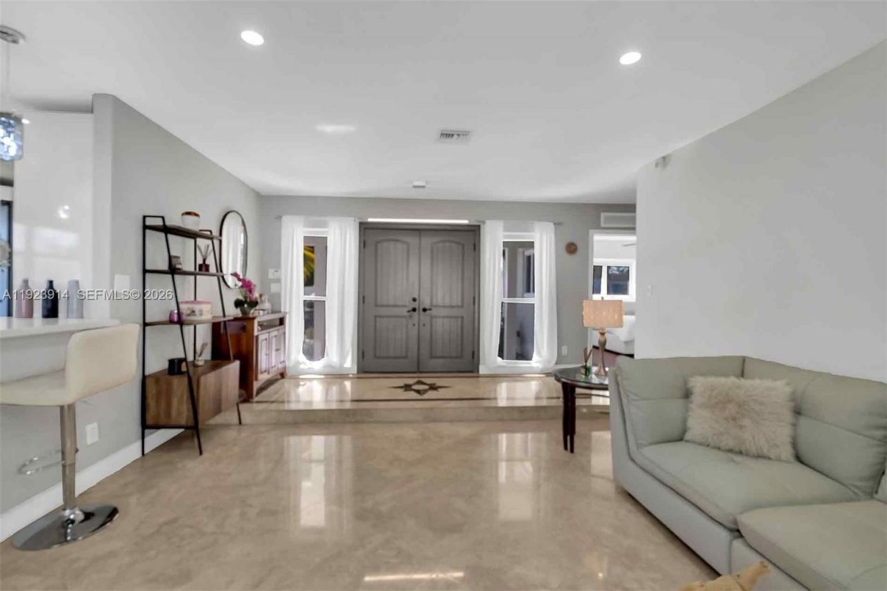 461 NE 115th St, Miami, FL 33161 Photo